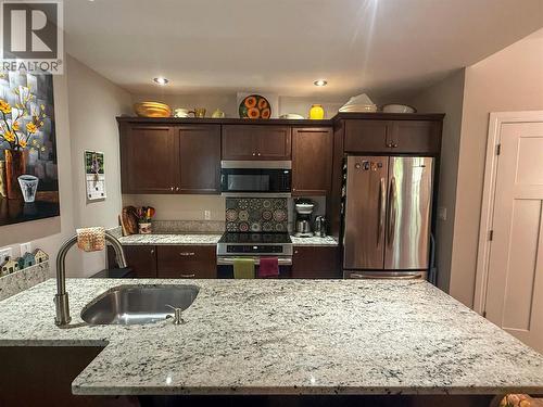 2011 Perrier Road Unit# 103, Nelson, BC - Indoor Photo Showing Kitchen With Double Sink
