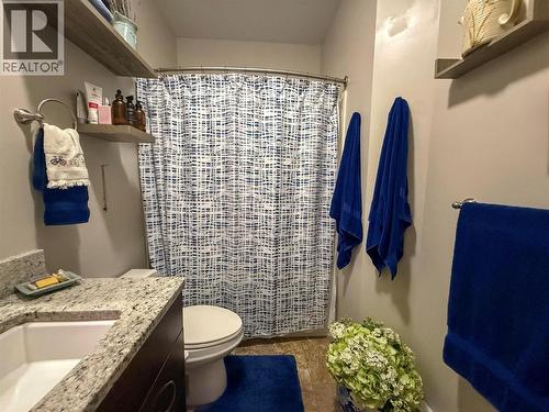2011 Perrier Road Unit# 103, Nelson, BC - Indoor Photo Showing Bathroom