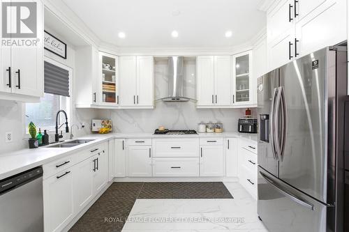 10 Owen Street, Ingersoll, ON - Indoor Photo Showing Kitchen With Stainless Steel Kitchen With Double Sink With Upgraded Kitchen