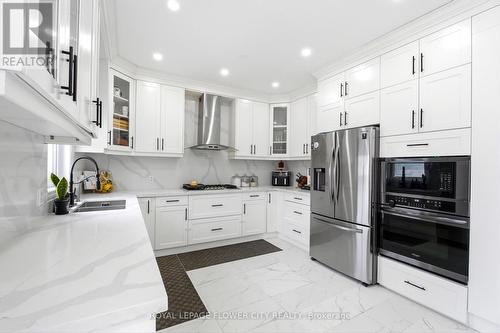 10 Owen Street, Ingersoll, ON - Indoor Photo Showing Kitchen With Stainless Steel Kitchen With Double Sink With Upgraded Kitchen
