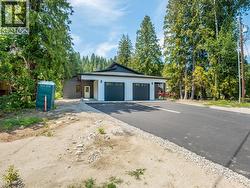 2634 9th Avenue Castlegar, BC V1N 2Y9