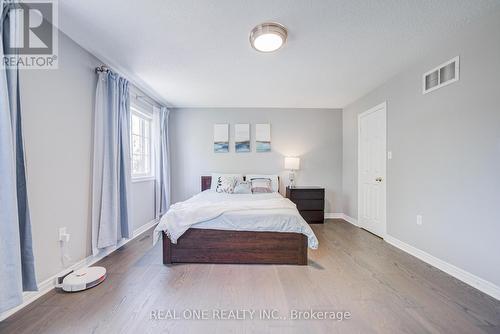 5827 Rainspring Drive, Mississauga, ON - Indoor Photo Showing Bedroom