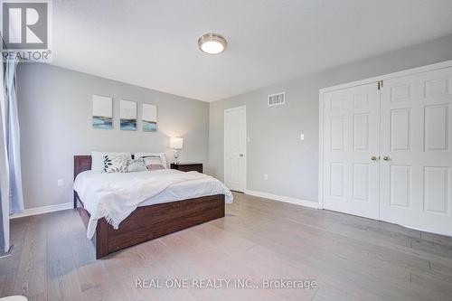 5827 Rainspring Drive, Mississauga, ON - Indoor Photo Showing Bedroom