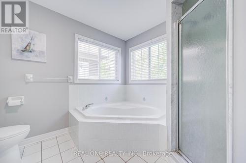 5827 Rainspring Drive, Mississauga, ON - Indoor Photo Showing Bathroom