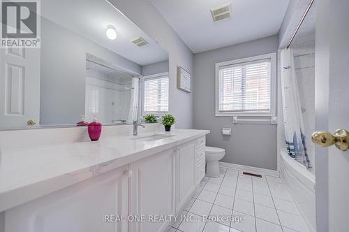 5827 Rainspring Drive, Mississauga, ON - Indoor Photo Showing Bathroom