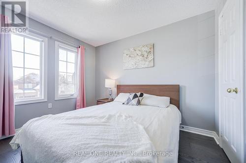 5827 Rainspring Drive, Mississauga, ON - Indoor Photo Showing Bedroom