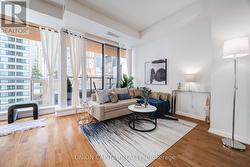 1820 - 111 ELIZABETH STREET Toronto, ON M5G 1P7