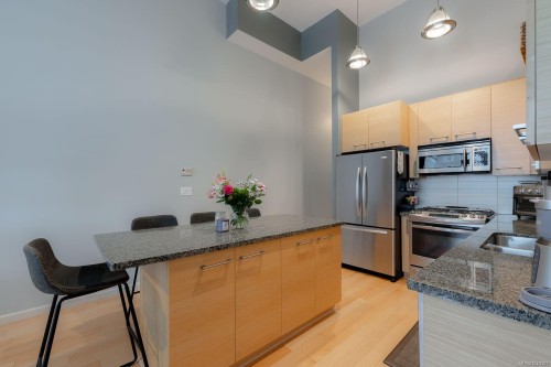 #103-38 Front St, Nanaimo, BC - Indoor Photo Showing Kitchen