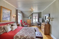 Bedroom - 