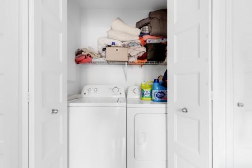 Laundry - 200-90 Rue Bruchési, Blainville, QC - Indoor Photo Showing Laundry Room