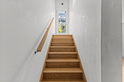 Staircase - 01-566 Rue Nicolet, Montréal (Mercier/Hochelaga-Maisonneuve), QC - Indoor Photo Showing Other Room