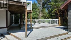 Large lower deck - 