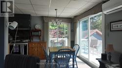 Dining & balcony - 