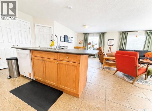4 1275 S Railway Avenue E, Swift Current, SK - Indoor Photo Showing Kitchen With Double Sink