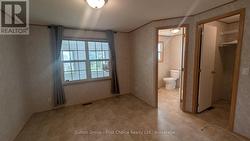primary bedroom with 3 pc ensuite, walk in closet - 