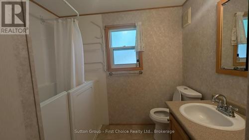 Main bath with walk in whirlpool tub - 1 25 Thames Road, St. Marys, ON - Indoor Photo Showing Bathroom