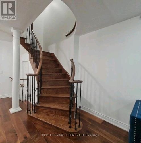 7153 Village Walk, Mississauga, ON - Indoor Photo Showing Other Room
