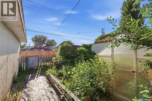 925 O Avenue S, Saskatoon, SK - Outdoor
