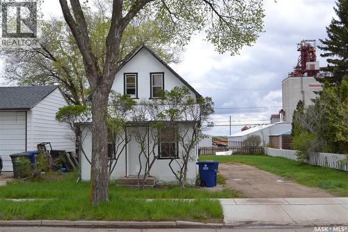 309 1St Avenue W, Kindersley, SK - Outdoor