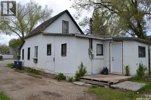 309 1St Avenue W, Kindersley, SK - Outdoor With Exterior