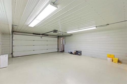 27119 36E Rd, Steinbach, MB - Indoor Photo Showing Garage