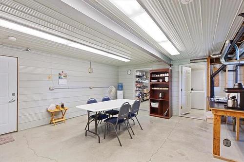 27119 36E Rd, Steinbach, MB - Indoor Photo Showing Garage