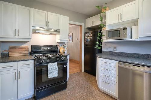 366 Campbell St, Winnipeg, MB - Indoor Photo Showing Kitchen