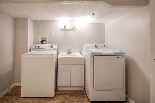 366 Campbell St, Winnipeg, MB - Indoor Photo Showing Laundry Room