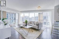 1811 - 30 GRAND TRUNK CRESCENT  Toronto, ON M5J 3A4