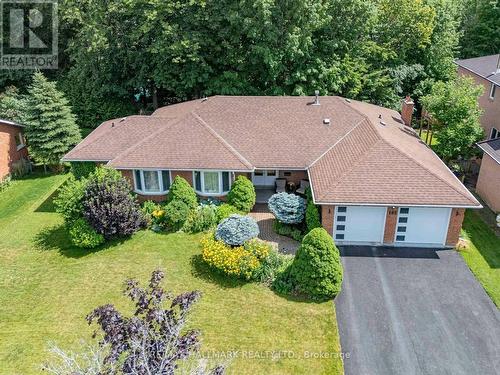 185 AURORA HEIGHTS DRIVE  Aurora, ON L4G 2X1