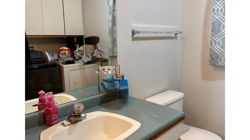 B-1801 Kelowna Crescent, Cranbrook, BC - Indoor Photo Showing Bathroom