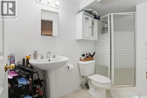 114 107Th Street W, Saskatoon, SK - Indoor Photo Showing Bathroom