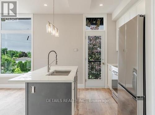 659 Donat Street, Ottawa, ON - Indoor Photo Showing Kitchen With Double Sink