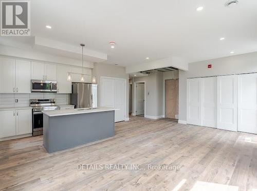 659 Donat Street, Ottawa, ON - Indoor Photo Showing Kitchen With Upgraded Kitchen