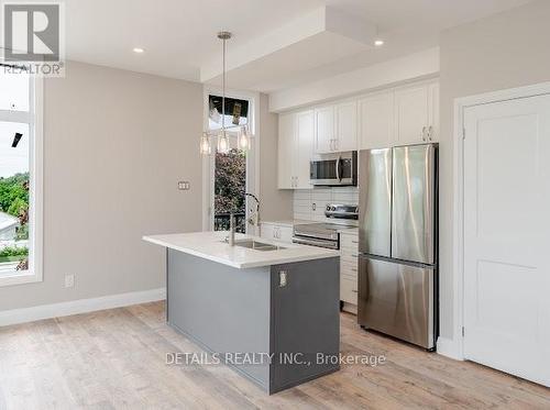 659 Donat Street, Ottawa, ON - Indoor Photo Showing Kitchen With Double Sink