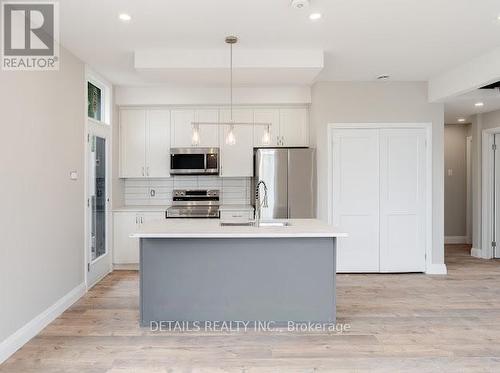 659 Donat Street, Ottawa, ON - Indoor Photo Showing Kitchen With Upgraded Kitchen