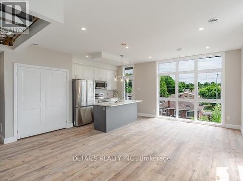 659 Donat Street, Ottawa, ON - Indoor Photo Showing Kitchen With Upgraded Kitchen