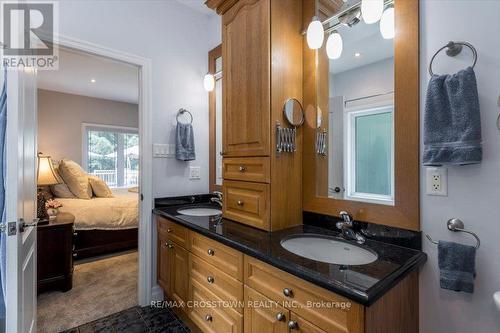 5 piece ensuite with granite countertops - 5 Pine Hill Drive, Springwater, ON - Indoor Photo Showing Bathroom