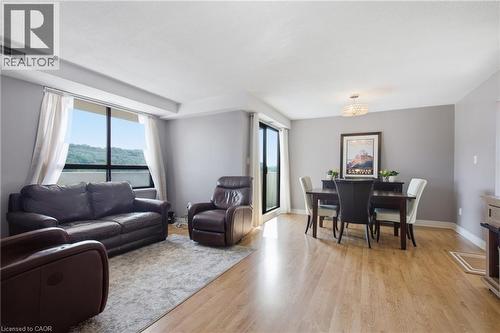 432 Main Street E Unit# 801, Hamilton, ON - Indoor Photo Showing Living Room