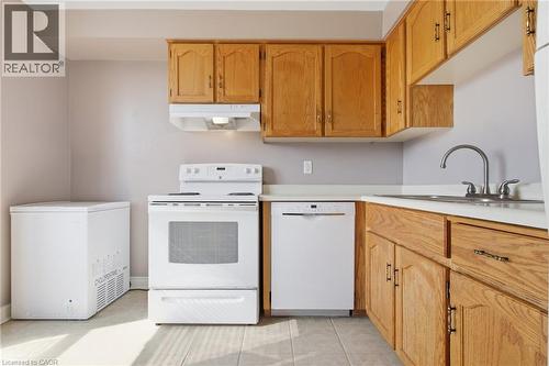 432 Main Street E Unit# 801, Hamilton, ON - Indoor Photo Showing Kitchen