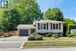554 CHAMBERLAIN Road  Burlington, ON L7L 2V4