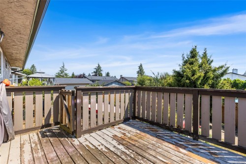 2054 Piercy Ave, Sidney, BC 
