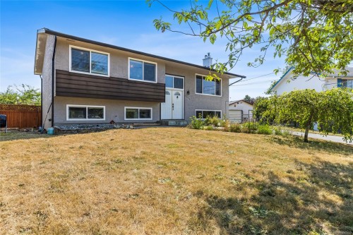 2054 Piercy Ave, Sidney, BC 