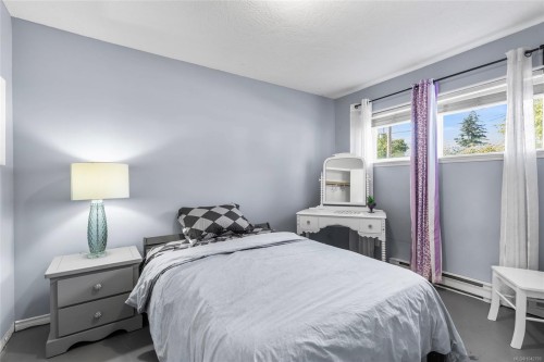 2054 Piercy Ave, Sidney, BC 