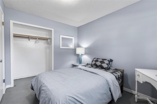 2054 Piercy Ave, Sidney, BC 