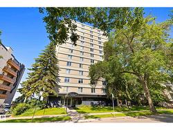#705 9816 112 ST NW  Edmonton, AB T5K 1L5
