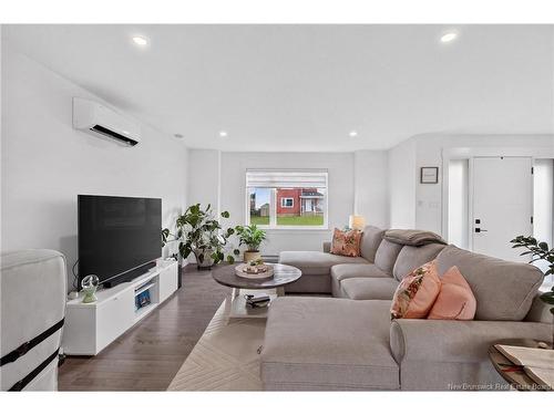 218 Falcon Dr, Moncton, NB 