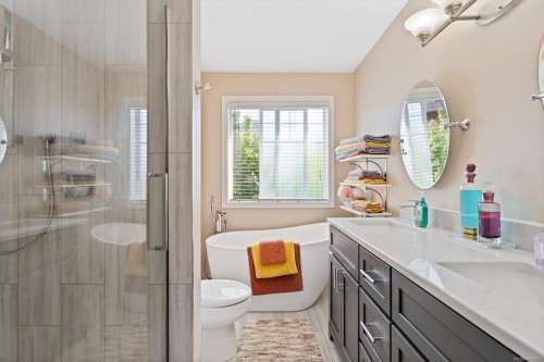 #105-2600 Peatt Rd, Langford, BC 