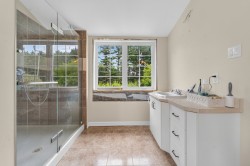 Master Bathroom - 