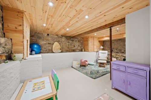 Salle familiale - 31 Rue St-Stanislas, Sainte-Thérèse, QC - Indoor Photo Showing Other Room